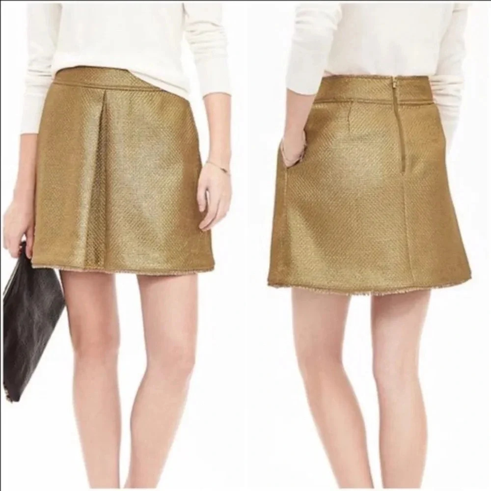 NWT Banana Republic  Coated Tweed Inverted Pleat Skirt